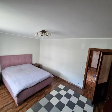 Yla Apartments Piatra Neamţ Buitenkant foto