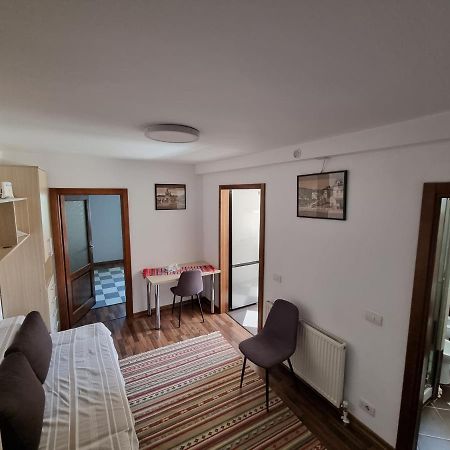 Yla Apartments Piatra Neamţ Buitenkant foto
