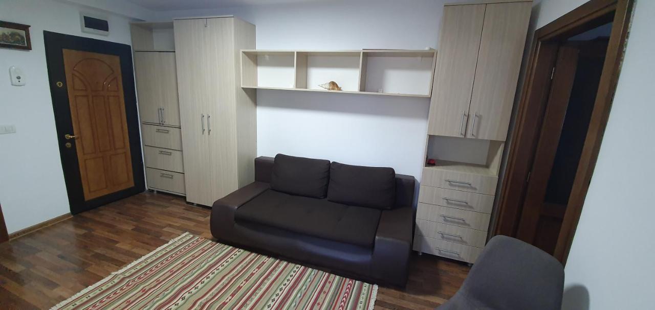 Yla Apartments Piatra Neamţ Buitenkant foto