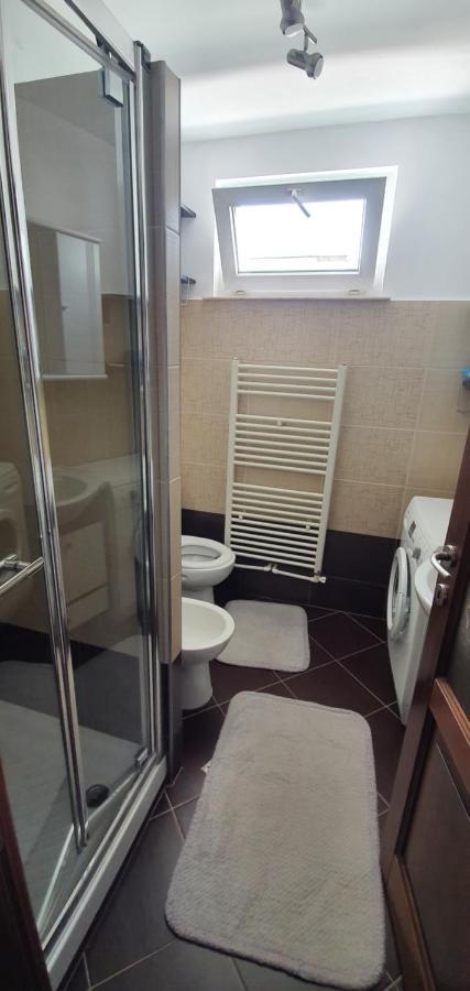 Yla Apartments Piatra Neamţ Buitenkant foto