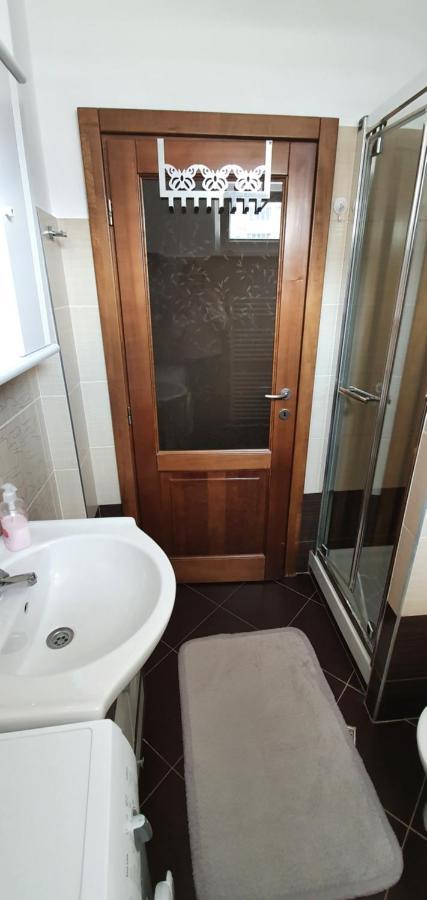 Yla Apartments Piatra Neamţ Buitenkant foto