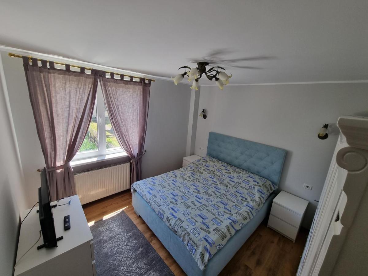 Yla Apartments Piatra Neamţ Buitenkant foto