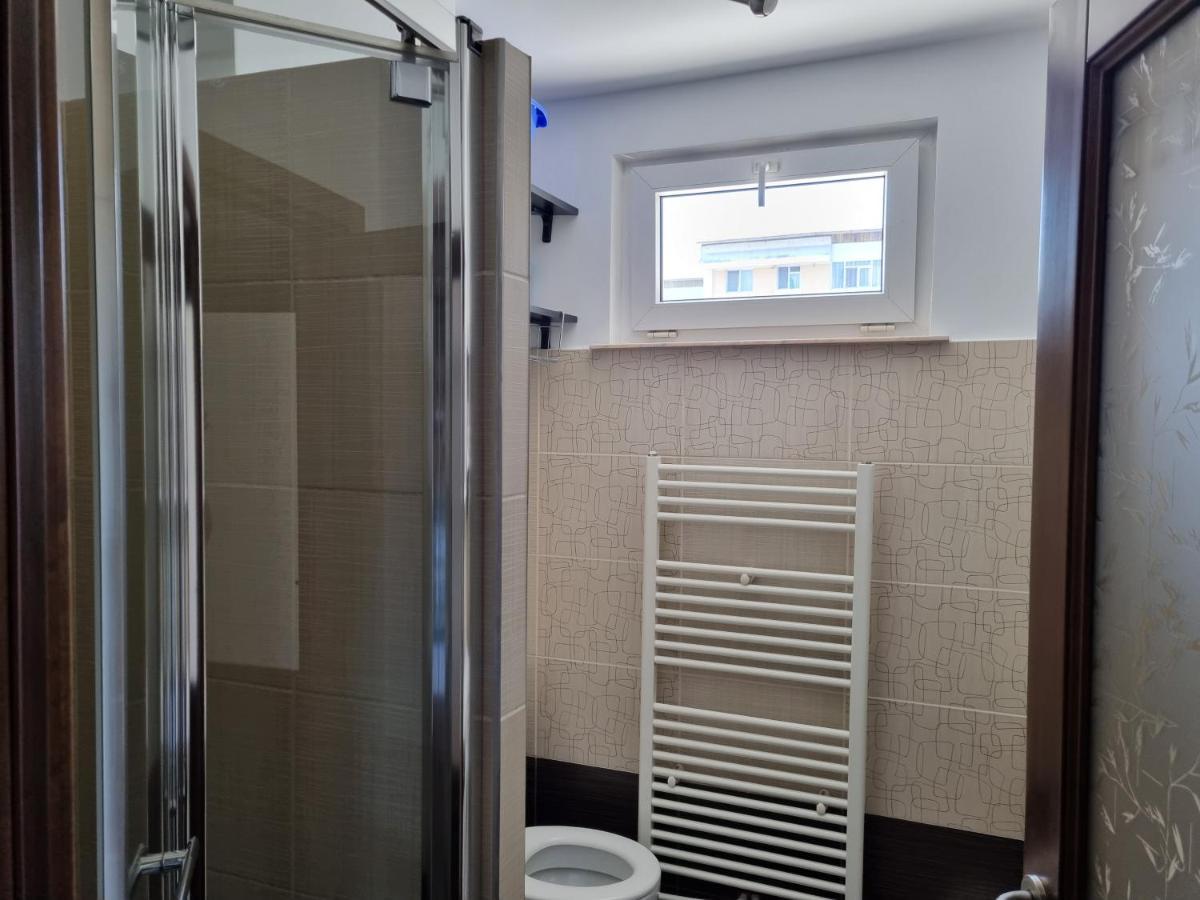 Yla Apartments Piatra Neamţ Buitenkant foto